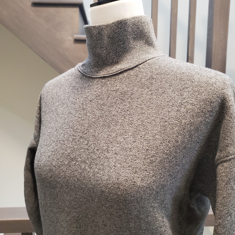 BNWOT TNA sweater (xxs) - Picture 3 of 5